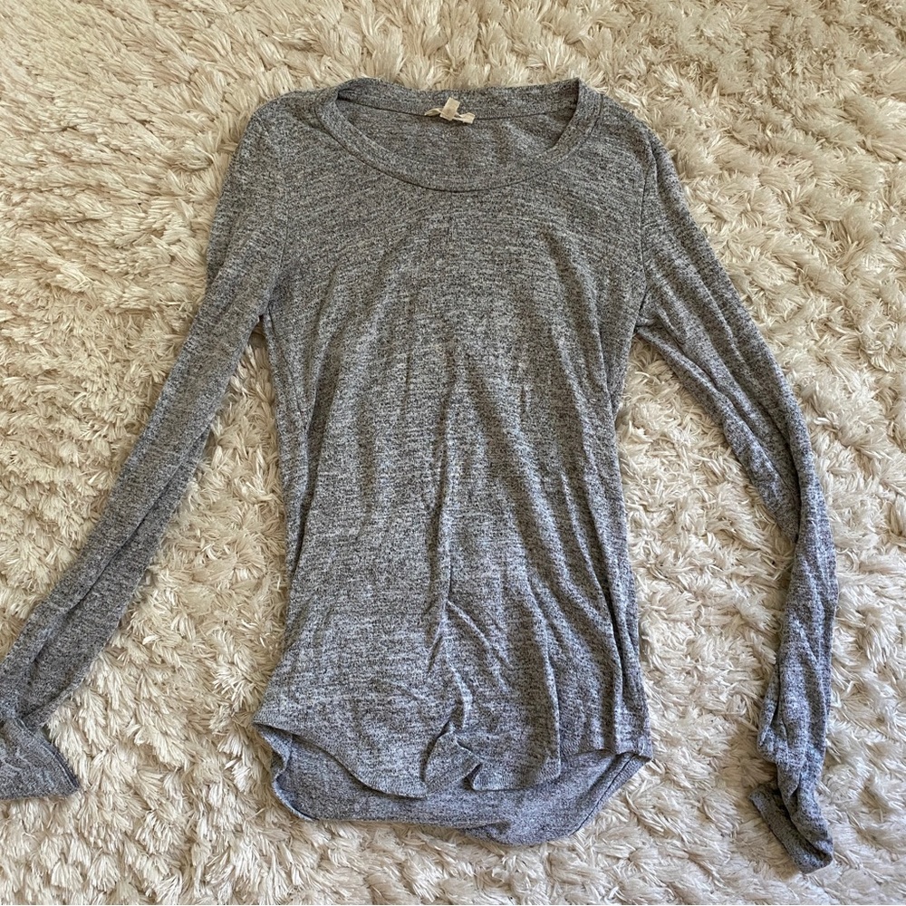 Aritzia Wilfred Free long sleeve top